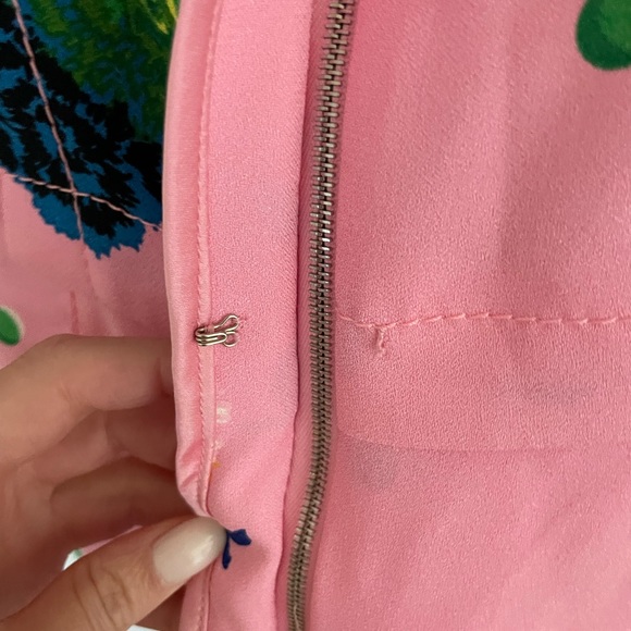 MARC JACOBS NWOT! Pink floral blouse with peplum detail. - Picture 11 of 14